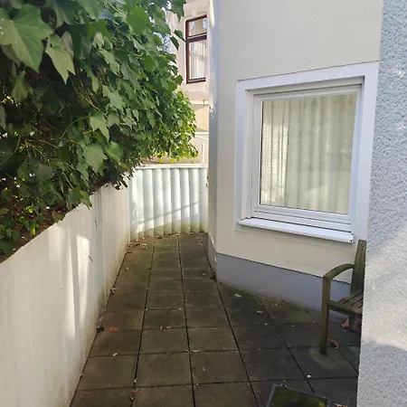 Retro Retreat! Reset-recharge-rewind Appartement Bochum